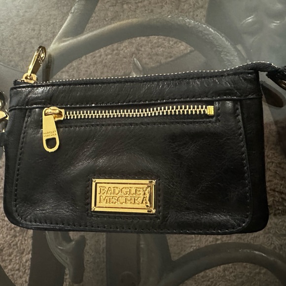 Badgley Mischka ❤️ Vintage Black Distressed Leather Wristlet/Clutch. Pre❤️Loved. - Picture 4 of 9